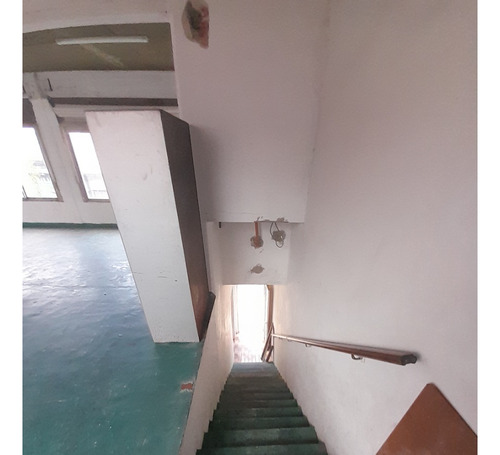 Consultorio En Planta Alta C/patio. A Mts De Av. Mitre