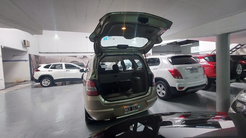 Imagen 5 de 14 de Chevrolet Spin 5p 1,8 Lt Pb Contado