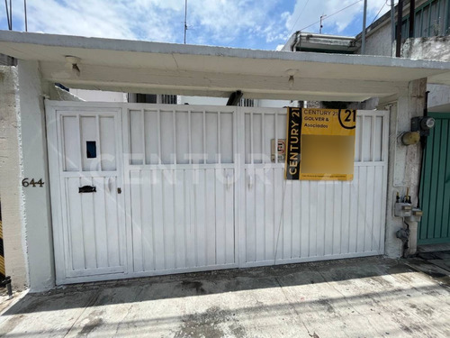 Venta De Casa En La Colonia Las Flores En Toluca, Estado De Mexico