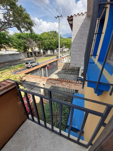 Imagen 28 de 28 de Fernando Guerrero Vende Casa Urb Trigal Sur Calle Abierta, Av Ppal Del Triga
