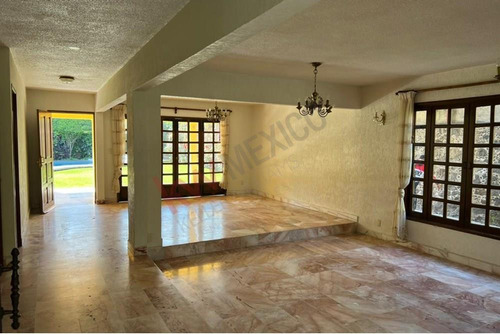 Excelente Casa A Dos Cuadras Del Colegio Americano, Teopanzolco Y Av San Diego