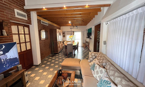 Casa En Venta: Pasaje Curupi - Martin Coronado