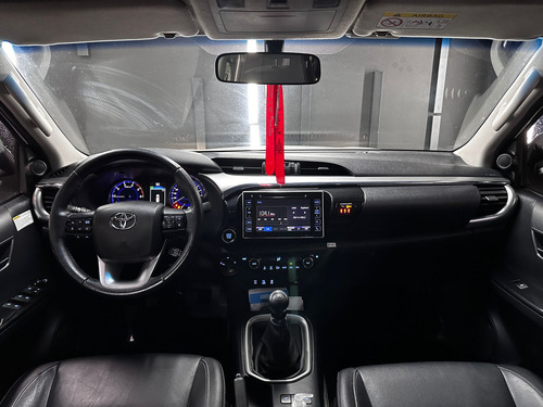 Toyota Hilux 2.8 Tdi 4x4 Dc Srx L16