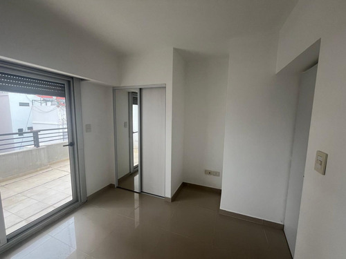 Depto Venta 2 Amb Almagro Con Balcón Y Cochera
