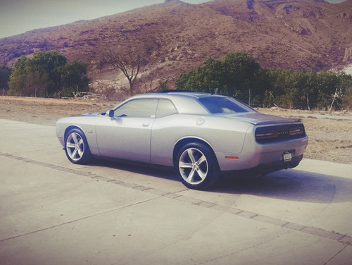 Imponente !!!! Challenger R/t 2017 5.7 Hemi