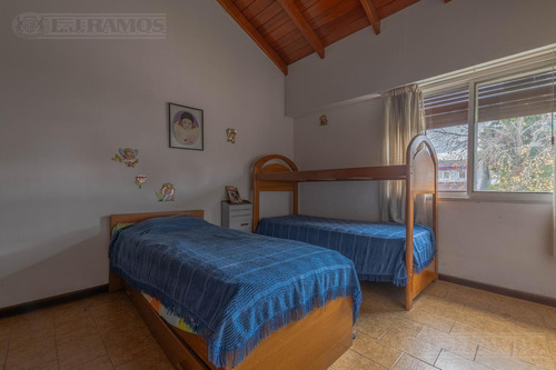 Lj Ramos | Vende | Casa En Campo Chico, Pilar | Luminosa Y Amplia C/ Pileta |