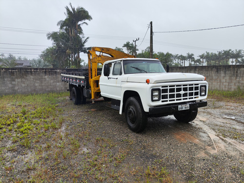 Caminhão Ford F11000, Cabine Dupla, Equipado Com Munck 3.5t