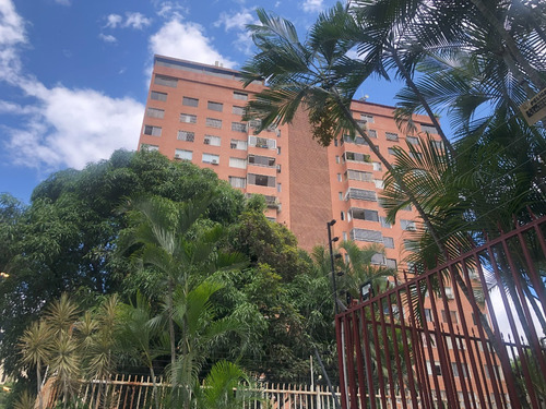 Vendo Cómodo Y Amplio Apartamento En Terrazas De Club Hípico - Mm Mls #25-547