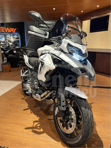Imagen 2 de 15 de Benelli Trk 502
