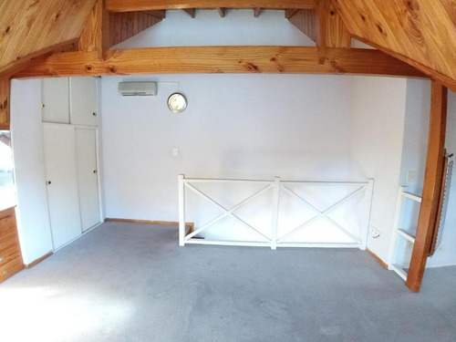 Imagen 9 de 12 de Departamento Por Escalera En Duplex