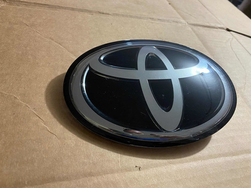 Toyota Tacoma 2020 Emblema Logo Parilla 2021 Detalle Orignal