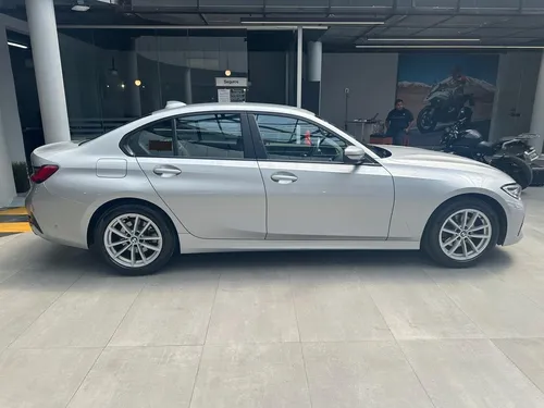Elegante Bmw Serie 3, Modelo 320 Ia Executive, Año 2020