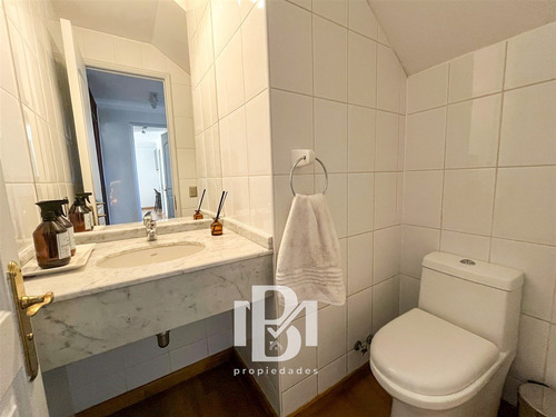 Casa En Venta De 3 Dorm. En Lo Barnechea
