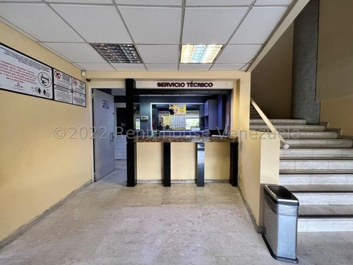 Imagen 24 de 30 de Venta De Estupendo Edificio En Prado De María / Gc 22-28408