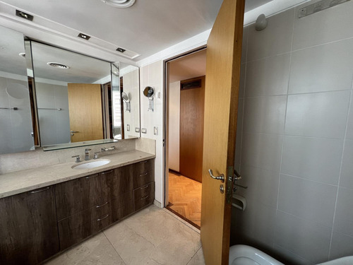 Torre Forum, Alquiler Departamento De 4 Ambientes, 3 Suites, 2 Cocheras, En Palermo