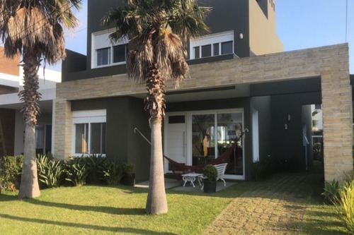 Imagem 1 de 6 de Casa À Venda Em Xangri-la - Ca01206 - 68298885