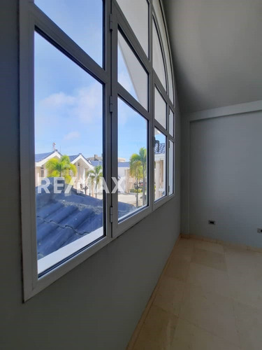 Imagen 9 de 14 de Town House En Margarita