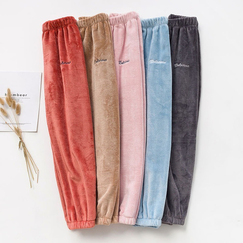 Imagen 3 de 6 de Pantalon Buzo Jogger Peludo Mujer Talla Única
