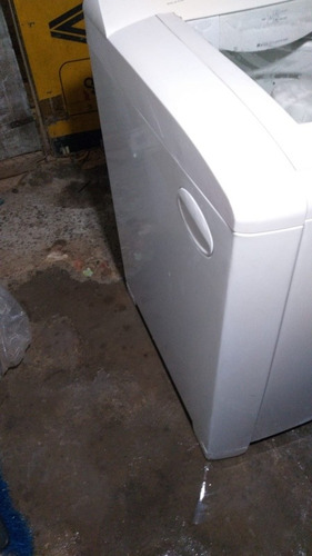 Imagem 3 de 5 de Vender! Máquina De Lavar Roupa.