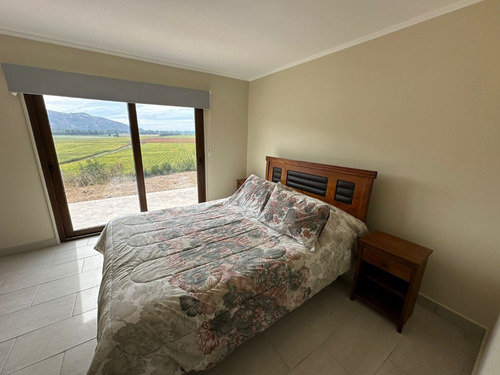 Santa Cruz/ Isla De Yaquil Un Oasis En El Valle De Colchagua