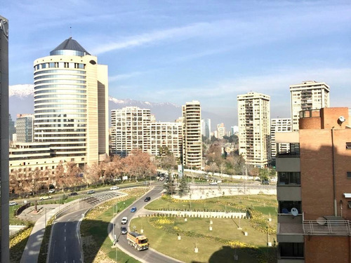 Increíble Y Amplio, Ubicado En Elegante Edificio En Vitacura