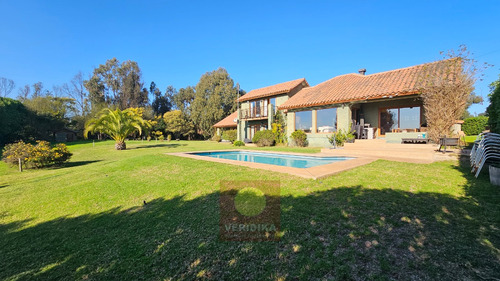 Vendo Parcela 5600 M2 Casa De 380m2 Condom. A 5 De Concón.