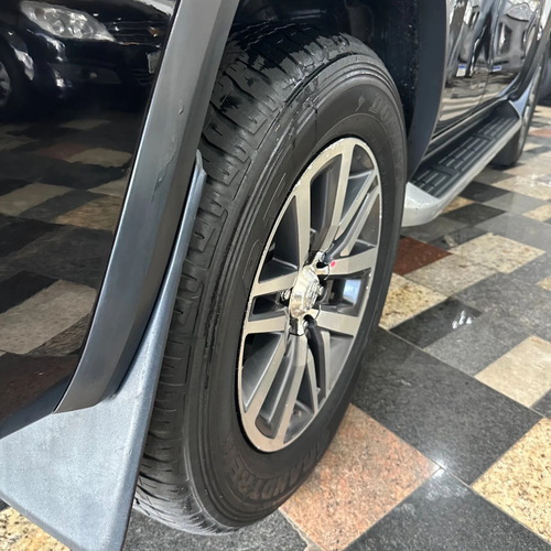 Toyota Hilux SW4 2.8 SRX 4X4 7 LUGARES 16V TURBO INTERCOOLER DIESEL 4P AUTOMÁTICO