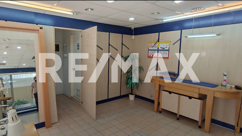 Imagen 3 de 6 de Alquiler De Local Comercial En El Cc La Galería -av.bolívar136626