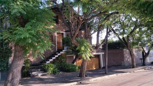 Venta Casa 5 Ambientes Bernal