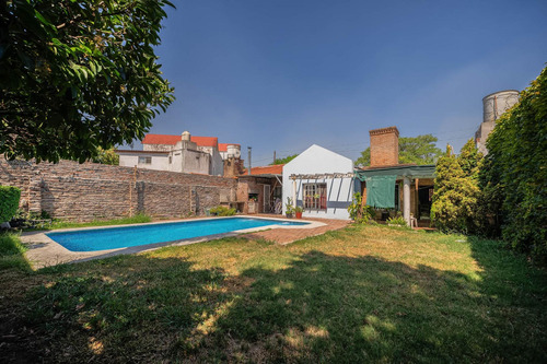 Casa En Venta De 3 Dormitorios Con Pileta En Ciudad Evita
