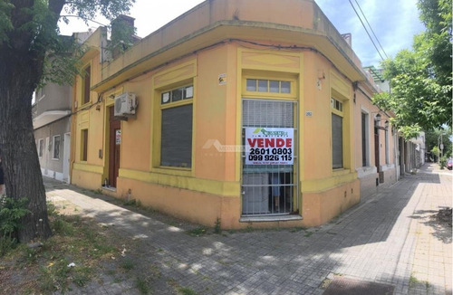 Imagen 1 de 12 de Casa Brazo Oriental Venta Carabelas Y Antonio Machado (se Vende Casa + Local)