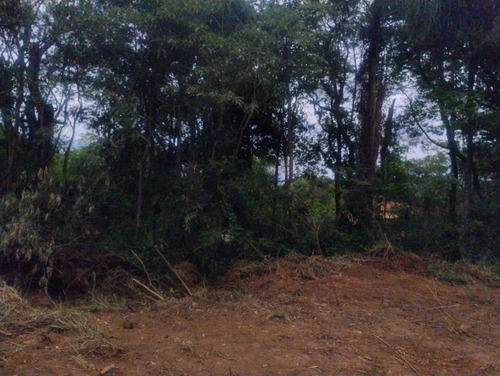 Terreno Condomínio Fechado Onde Você Pode Sentir O Ar Puro E Ter Toda A Tranquilidade De Morar Em Um Ambiente Recluso, Você Consegue Chegar Ao Centro Da Cidade E Se Mantém Perto De Tudo Que Precisa.