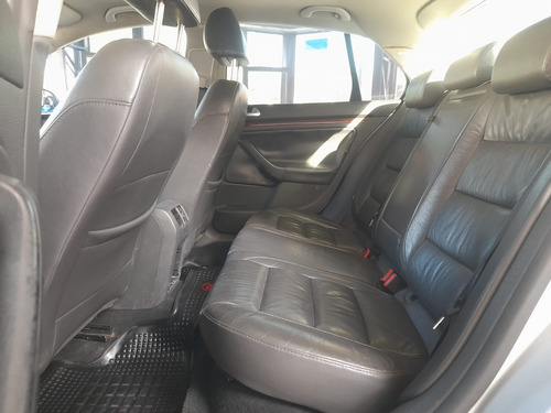 Volkswagen Vento 2.5 Luxury Wood