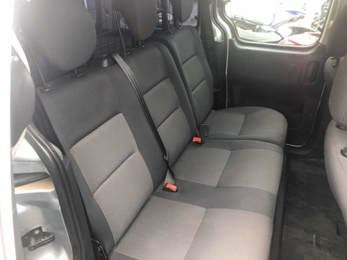 Imagen 6 de 11 de Peugeot Partner Patagónica 1.6 Hdi Vtc Plus 2014