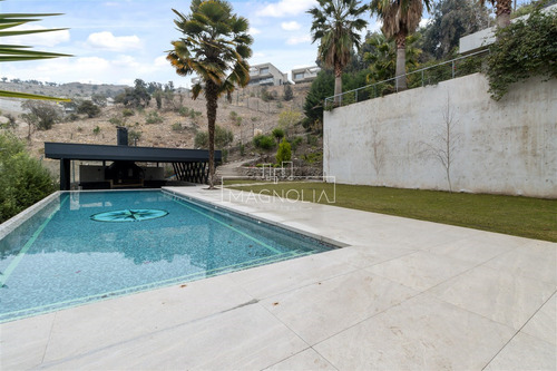 Casa En Arriendo De 7 Dorm. En Lo Barnechea