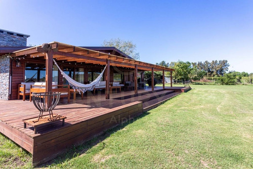 Imagen 2 de 27 de Descubre Una Propiedad Única En El Colorado, Canelones: 2 Casas, 4 Ha Y Galpón