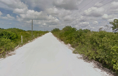 Lote Frente Al Mar De 82,858 M2, Multifamiliar, En Venta Yucatan.