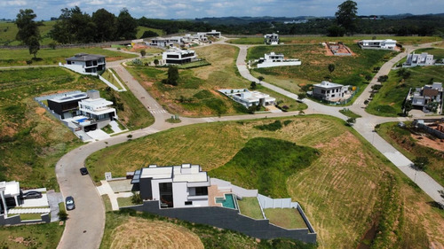 Casa Com Amplo Espaço De Lazer Particular