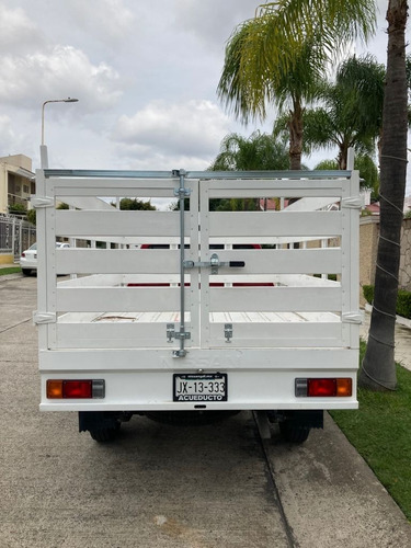 Imagen 5 de 10 de Nissan Np300 Estacas 2020