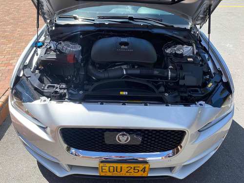 Jaguar Xe 2017 2.0 I4 Prestige