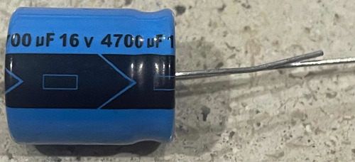 Capacitor Electrolitico 4700uf 16v 2.0x1.5cm