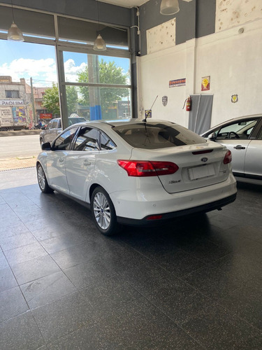 Ford Focus III 2.0 Sedan Titanium At6