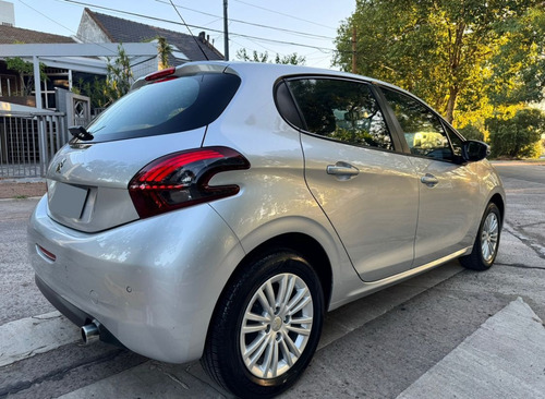 Peugeot 208 1.6 Allure Nav Tiptronic