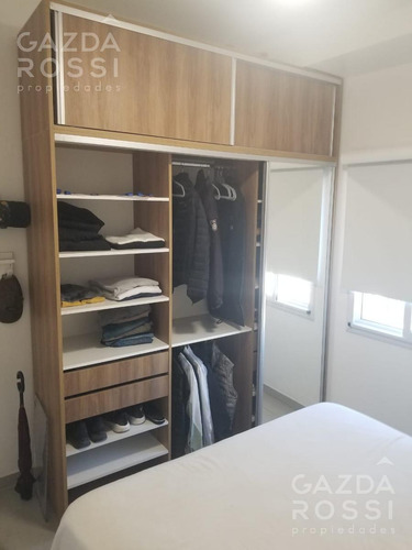 Departamento En Lomas De Zamora A 1 Cuadra De La Estacion