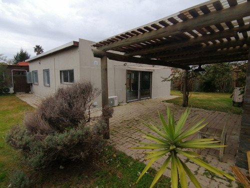 Se Vende Casa En El Pinar Sur Con Muy Buena Renta , Atencion Inversores!!!! A Pasos Del Mar , 3 Dorm. Divina Zona