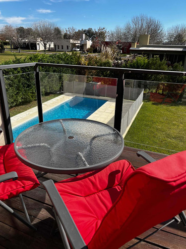 Imagen 19 de 30 de Cardales Forever Alquiler Vacacional Casa En Country Cardales Village 4 Hab.hasta 8 Pers. Pileta Climatizada Wifi Gym Tenis Plaza