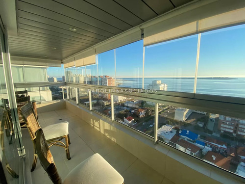 Penthouse De 3 Dormitorios En Art Boulevard, Punta Del Este