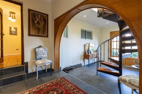 Venta Casa En Cardenal Newman Los Dominicos, Sin Comisión