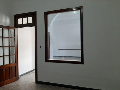 Imagen 7 de 10 de Chalet En Alquiler Con Destino Profesional.