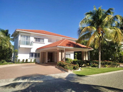 Vendo Villa En El Metro Country Club Juan Dolio, Spm